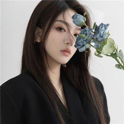 端盘子的姑娘 海报